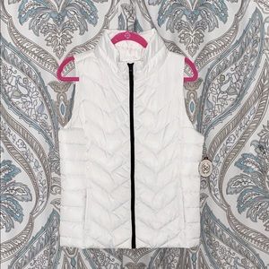 So Fashion White Bubble Vest🤍